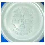 Set of 4 Vintage Pyrex Bowls and Round Casserole Dish with Lid