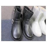 4 pr Boots Size 3, 5, 5, 5...