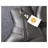 4 pr Boots Size 3, 5, 5, 5...