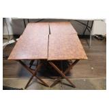 Set of 4 Folding TV Tray Tables with Woodgrain Pattern