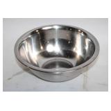 Kitchen Cookware and Utensil Set including Pans and Cutlery