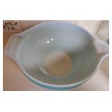 443 2 1/2 quart Needlepoint Cinderella Pyrex