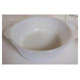 443 2 1/2 quart Needlepoint Cinderella Pyrex