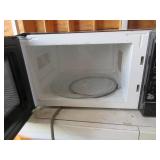MICROWAVE OVEN