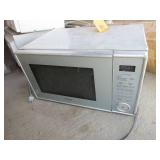 MICROWAVE OVEN