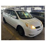 2005 Toyota Sienna XLE