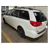 2005 Toyota Sienna XLE