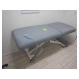 "Earthlite" Electrical Adjustable Massage Table