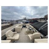 2017 250 Crest Pontoon with a 60HP Mercury Four Stroke Motor