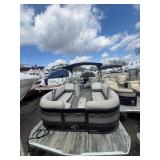 2018 250 Crest Classic Pontoon 250 HP Yamaha Four Stroke Motor