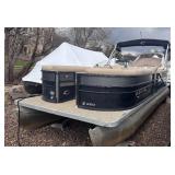 2017 250 Crest Pontoon with a 60 HP Mercury Four Stroke Motor