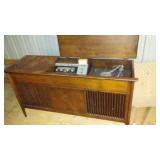 Vintage Pilot Console Stereo.