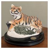 Earth Home Tiger Decorative Figurine