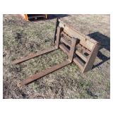 Skidsteer 42" Pallet Forks