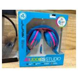 4 Pairs of Different Headphones