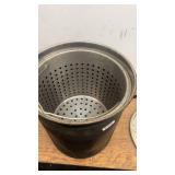 Large Deep Turkey Fryer Pot with Strainer and Lid