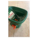 Scotts SpeedyGreen 3000 Broadcast Spreader and Turf Builder Handheld Spreader
