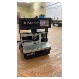 Vintage Polaroid Sun 600 LMS Instant Camera