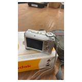 Kodak EasyShare C875 Digital Camera with Carry Case