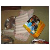 Vintage TV trays, bakeware, Osteriz...