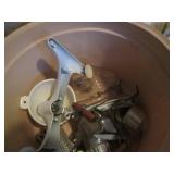 Vintage pressure cooker, manual cra...