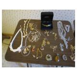 Collection of Necklaces, bracelets,...