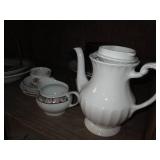 Bundle of vintage decorative collec...