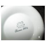 Bundle of vintage decorative collec...