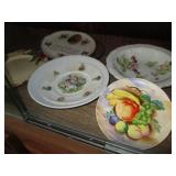 Bundle of vintage decorative collec...