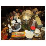 Massive lot of Vintage nik naks, fi...