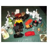 Bundle of collectible Avon bottles,...