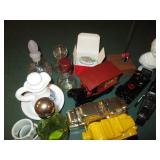 Bundle of collectible Avon bottles,...