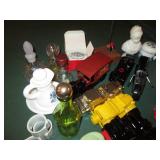 Bundle of collectible Avon bottles,...