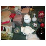 Collection of Avon display plates, ...