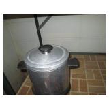 Content of shelf including Enamelwa...