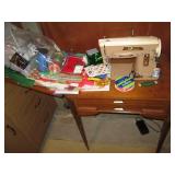 Antique Singer work station with se...