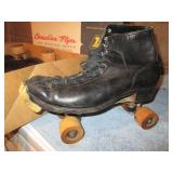 Vintage Roller skates size 8...
