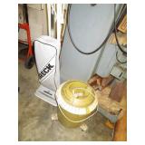 Oreck XL upright vacuum cleaner plu...