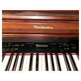 Technics Digital Piano with Mahogany Finish and Bench