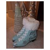 Winter Decoration Set with Ice Skates, Glass Trees & Star Frame