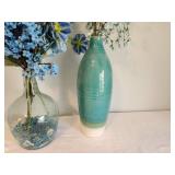 Set of 2 Decorative Vases with Artificial Flowers