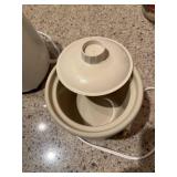 Kitchen Appliance Lot: Rival Crock-Pot, Little Dipper, and Hamilton Beach Food Processor