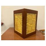 Pinecone Plantar Box