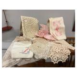 Lovely vintage lace and linnen lot