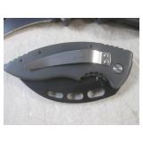 (BSB) 6 Folding Knives with Belt Cl...