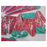 (EC1) Assortment of 18 Scissors...