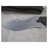 (BSB) 3 - 7" Fixed Blade Knives wit...