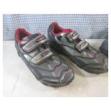 (A-3) 2 Pairs of Shoes Geox Size 6 ...