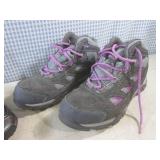 (A-3) 2 Pairs of Shoes Geox Size 6 ...