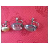 (FS) 2 Pair of Vintage Screw Back S...